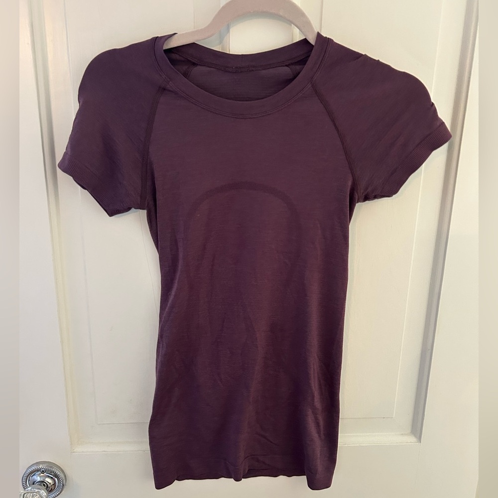 Lululemon size 2 top